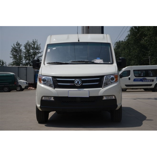 Van chở hàng Dongfeng đa phong cách tại nhà máy